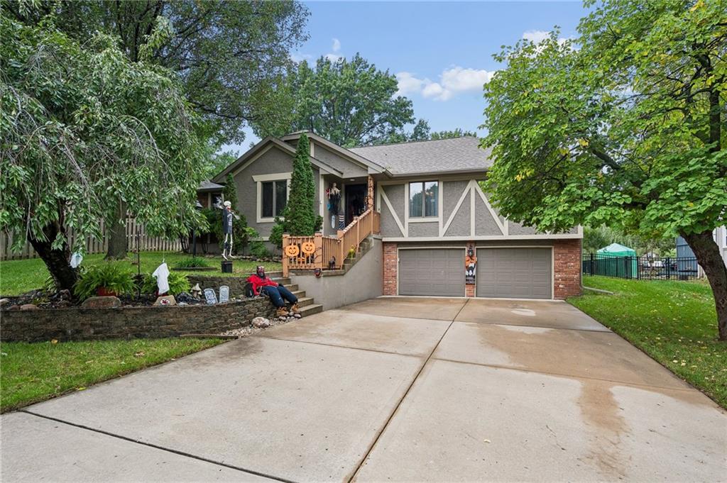 7314 Olive Street — photo