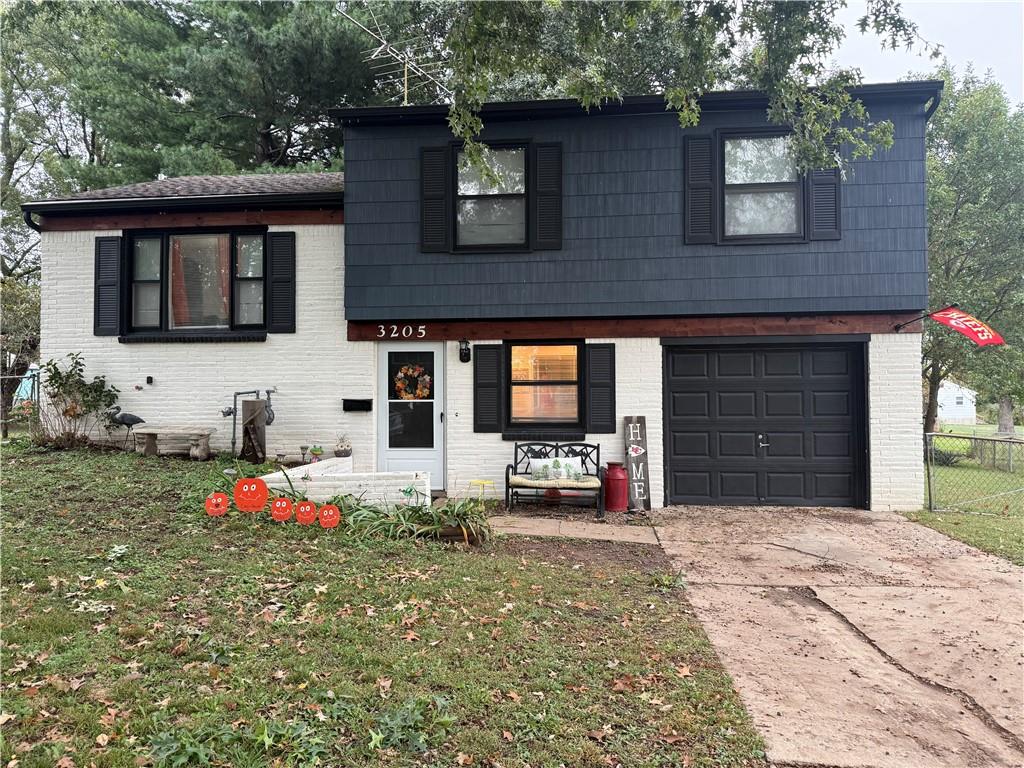 3205 S Mark Circle — photo