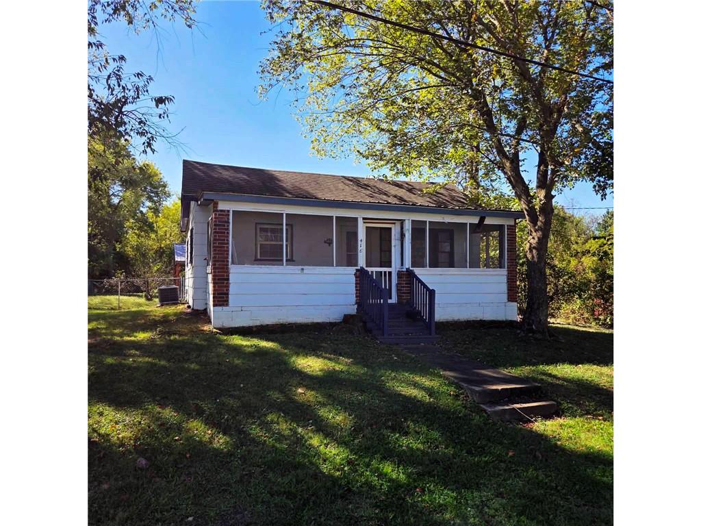 416 W Gravel Street — photo