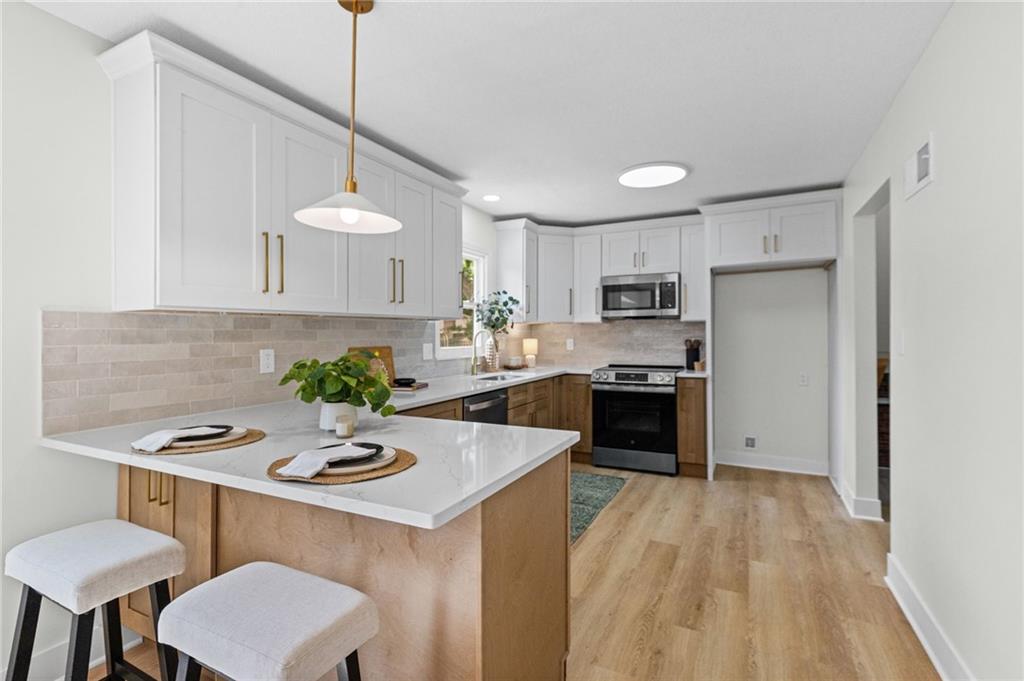 2400 N 73rd Place — photo