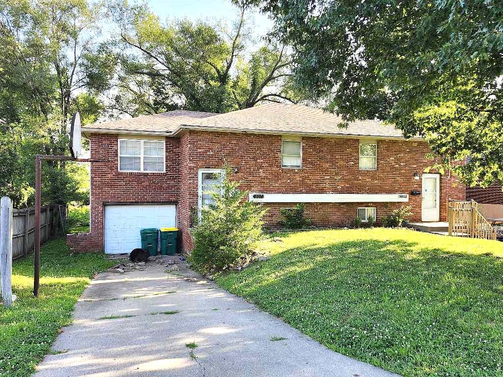 4934 Dixie Avenue — photo