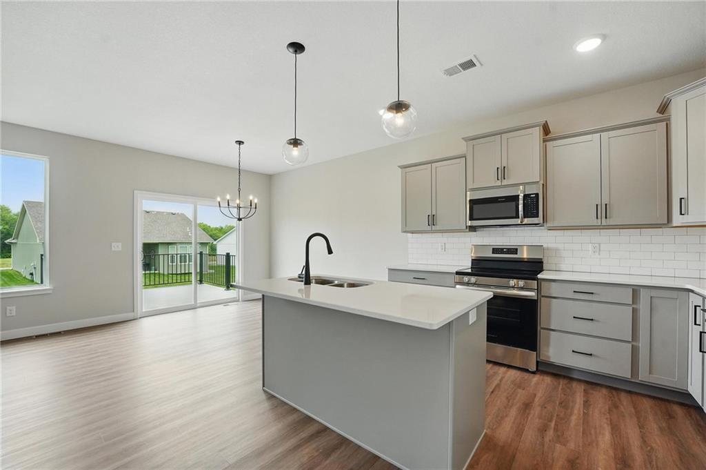 27016 E Olive Drive, Lee's Summit, MO 64086 — photo 3