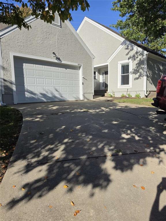 9704 N Locust Drive — photo