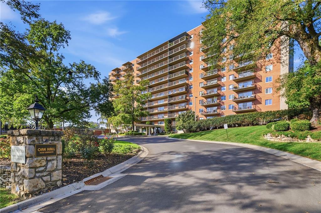 4550 Warwick Boulevard Unit 905 — photo