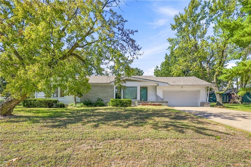 1220 S State Line Road — photo