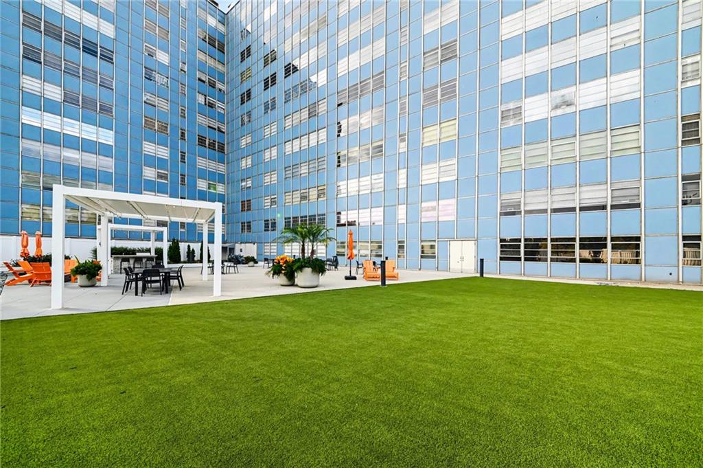 333 W Meyer Boulevard Unit 310 — photo