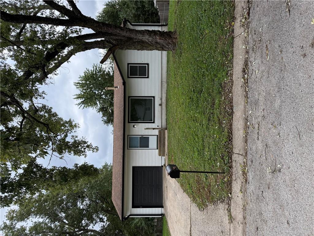 18813 Powahatan Court W — photo