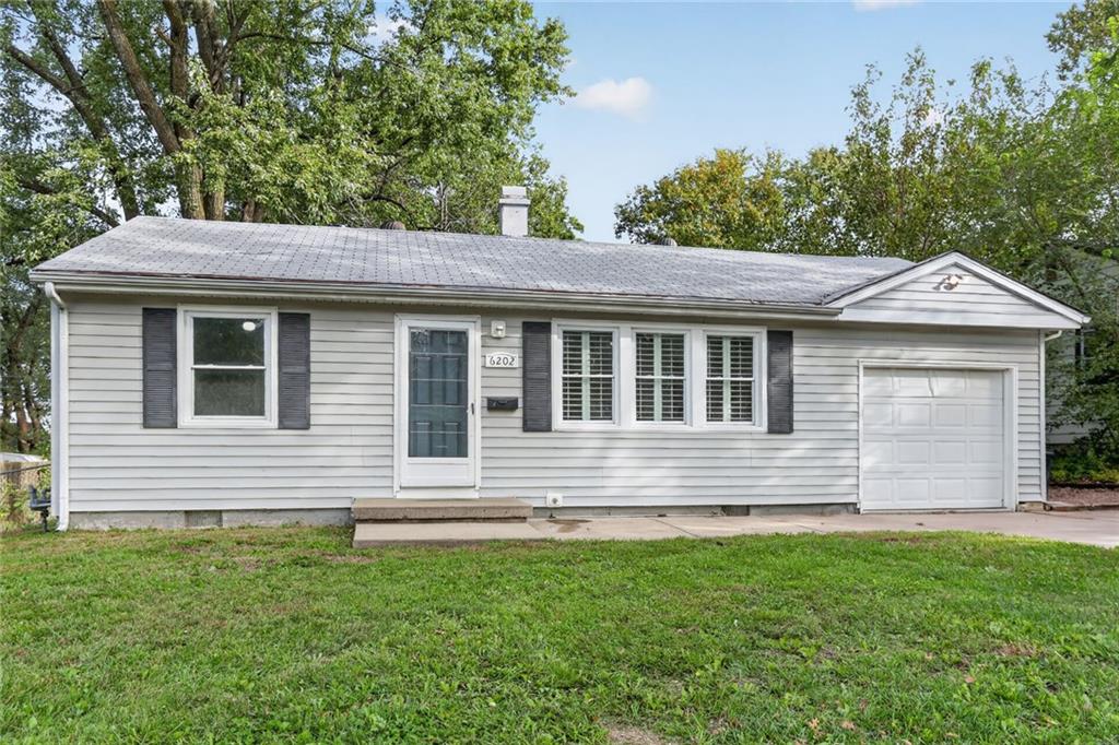 6202 E 147th Terrace, Grandview, MO 64030 — photo 2