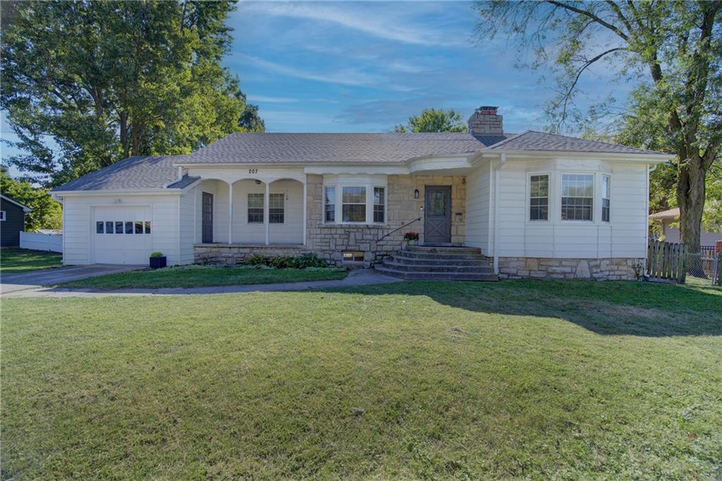 207 SW 3rd Street — photo