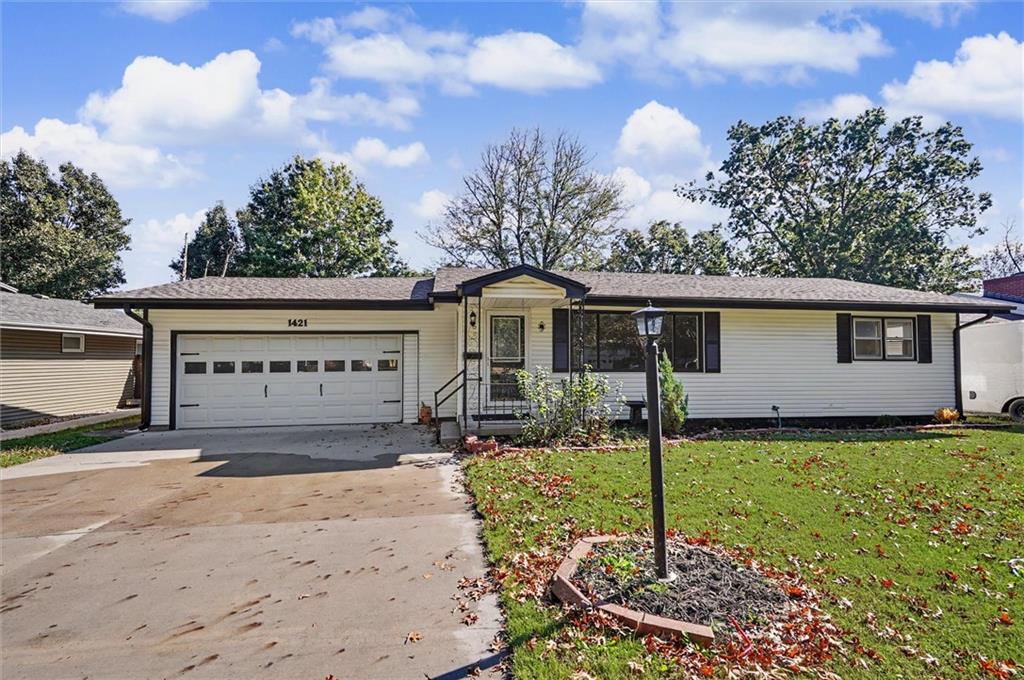 1421 S Maple Street — photo