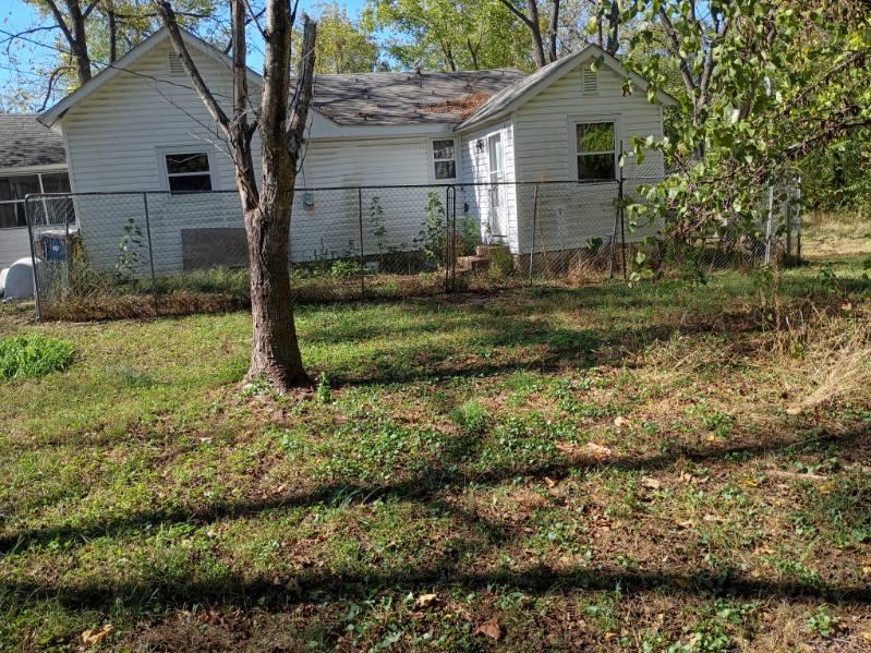 1002 W Ellis Street — photo