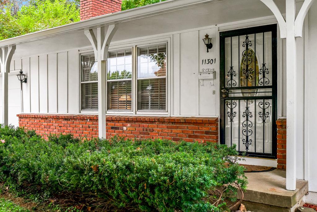 11301 E 53rd Terrace, Raytown, MO 64133 — photo 2