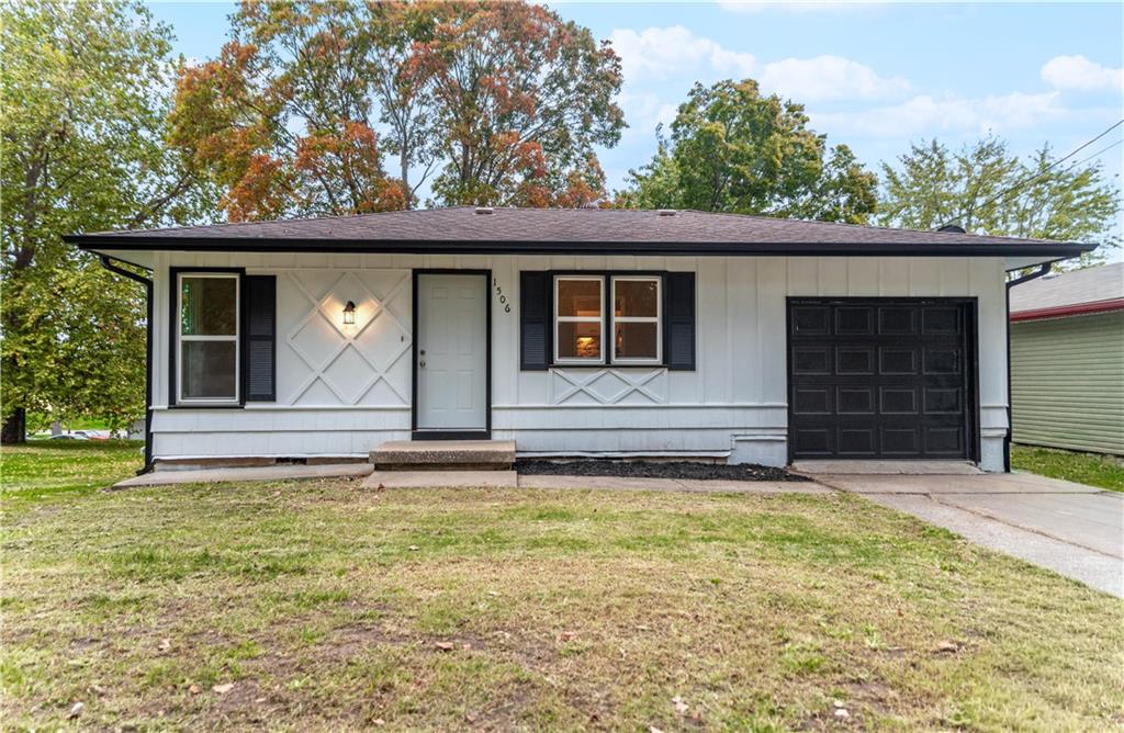 1506 S Sharp Avenue, Marshall, MO 65340 — photo 2