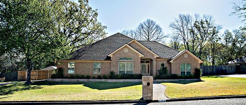 1111 Lonnie Dr — photo