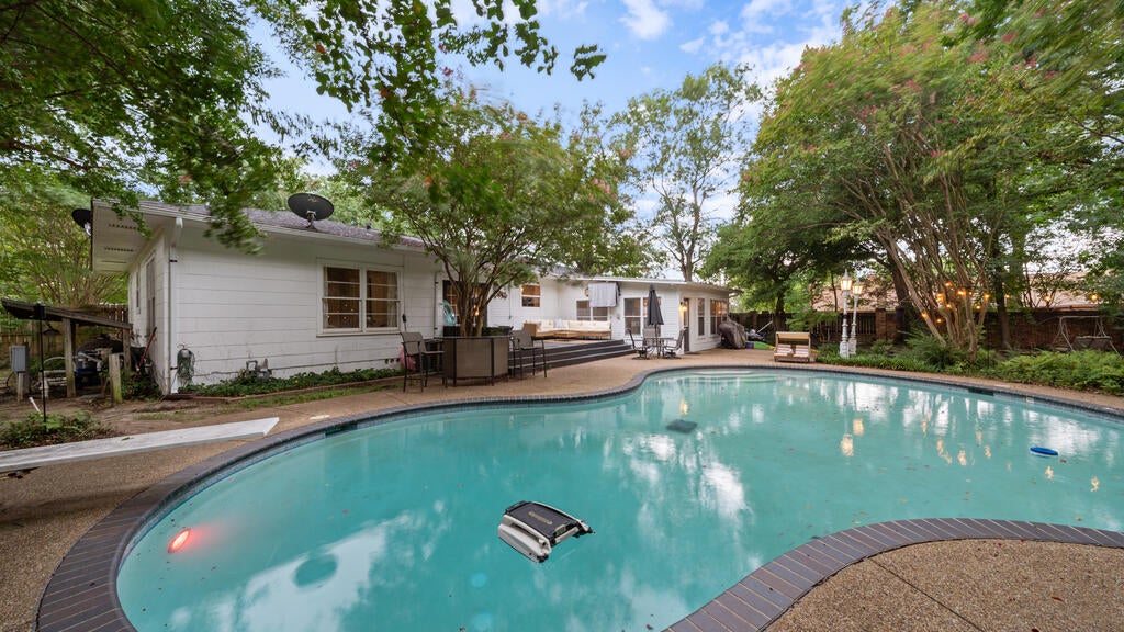 518 W Kansas St. — photo