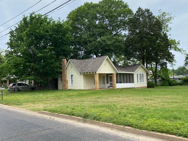 302 W College St — photo