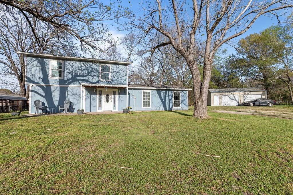 303 Whispering Oaks Trl — photo