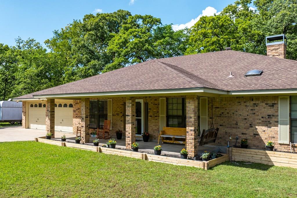 231 Cedarwood Dr — photo