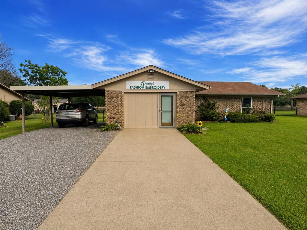 5230 FM 2495 — photo