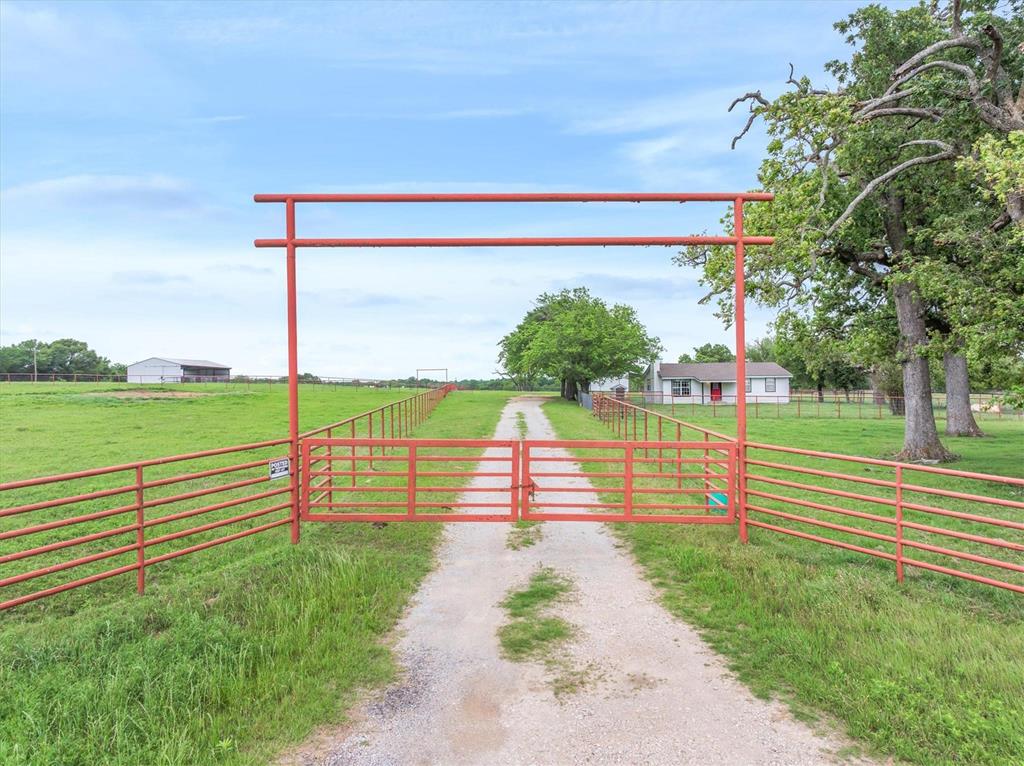10266 CR 1200 — photo