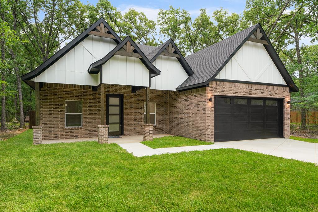 216 Beachwood Lp — photo