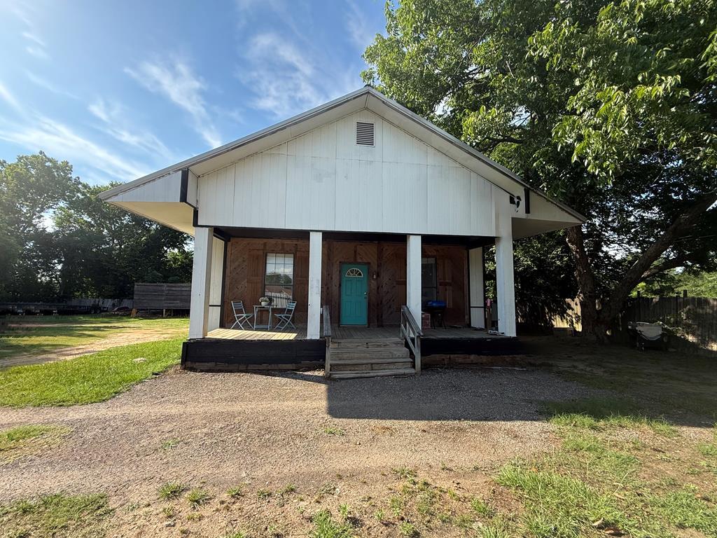1303 E Royal Blvd — photo
