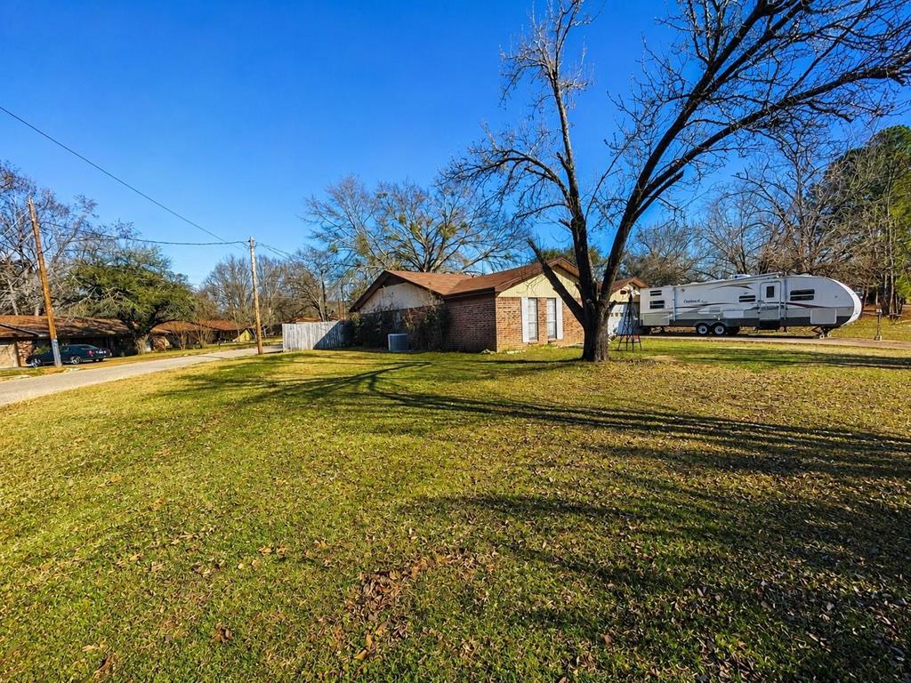 120 Juniper Dr. — photo
