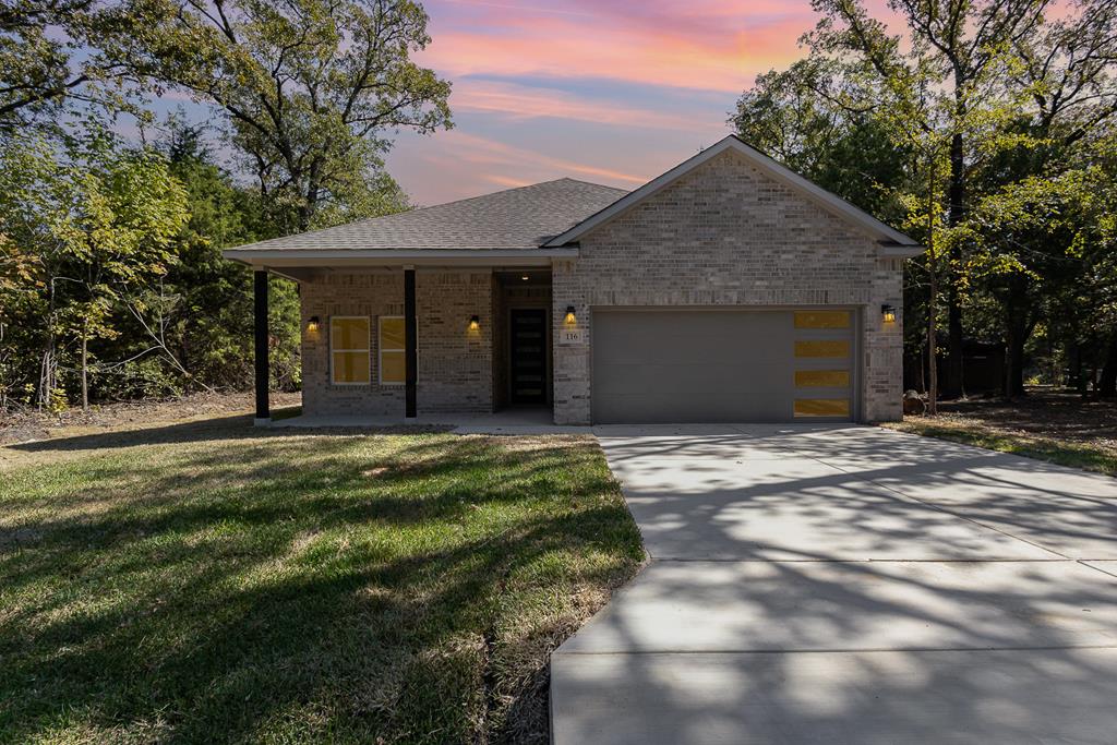 116 Oakwood Dr — photo