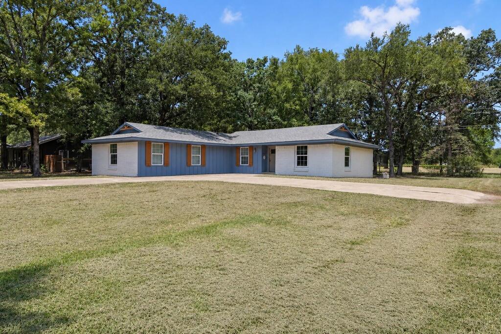 110 Pierce Dr — photo