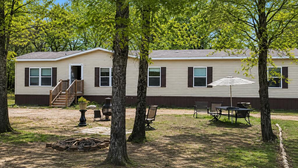 152 Lake Shadow Cir — photo