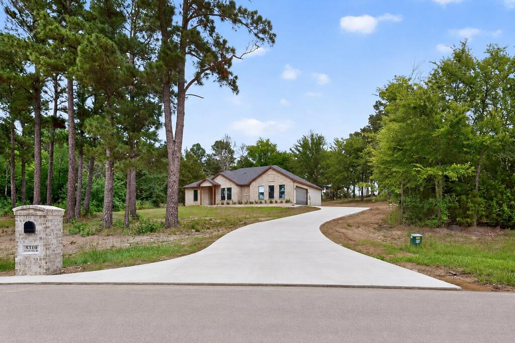 5310 Grand View Dr — photo