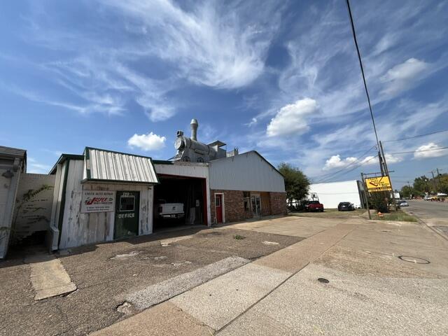 319 N Prairieville St — photo