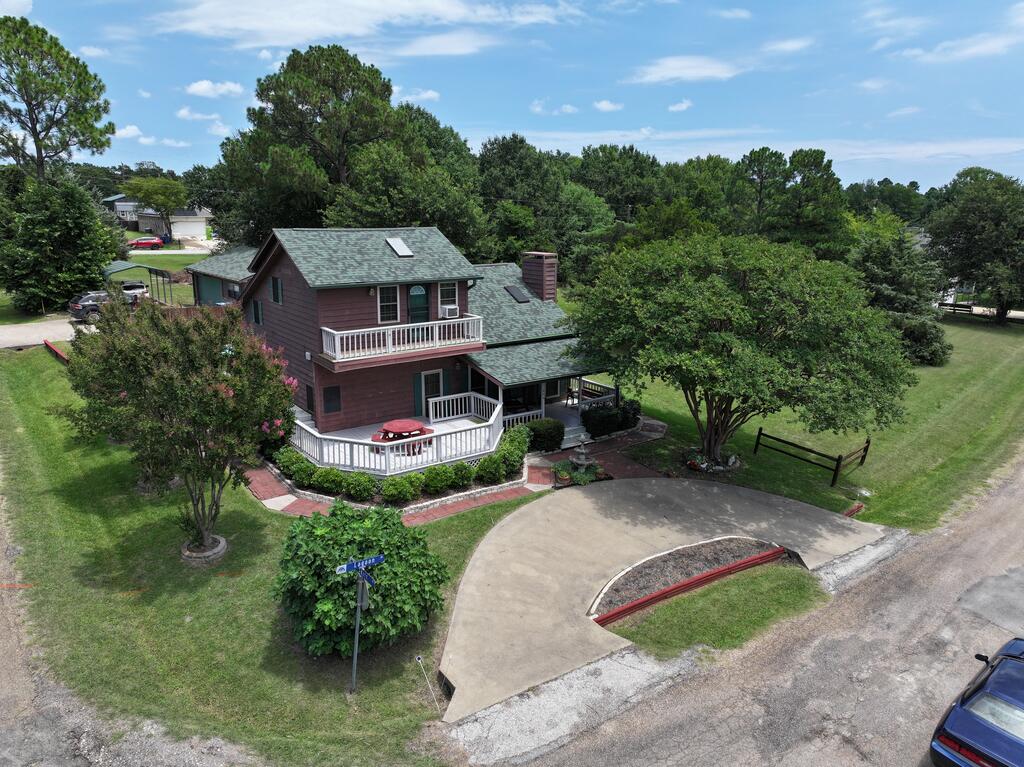 424 Lagoon Dr — photo