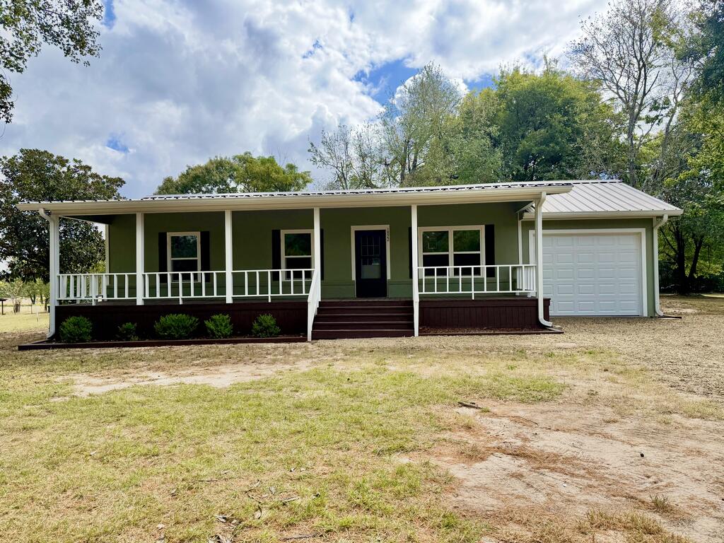 1822 Royal Mountain Rd — photo