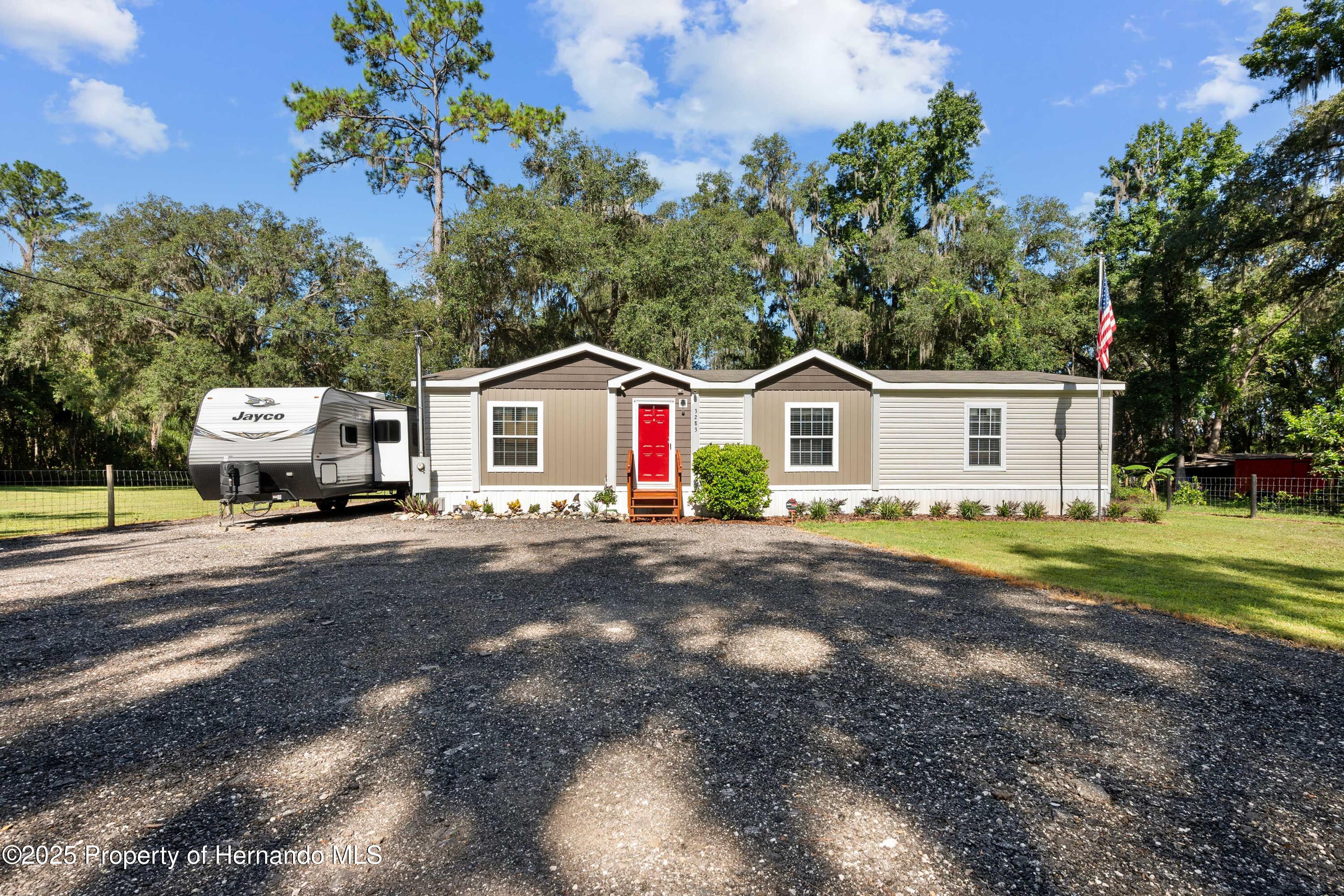 3283 Neff Lake Road — photo