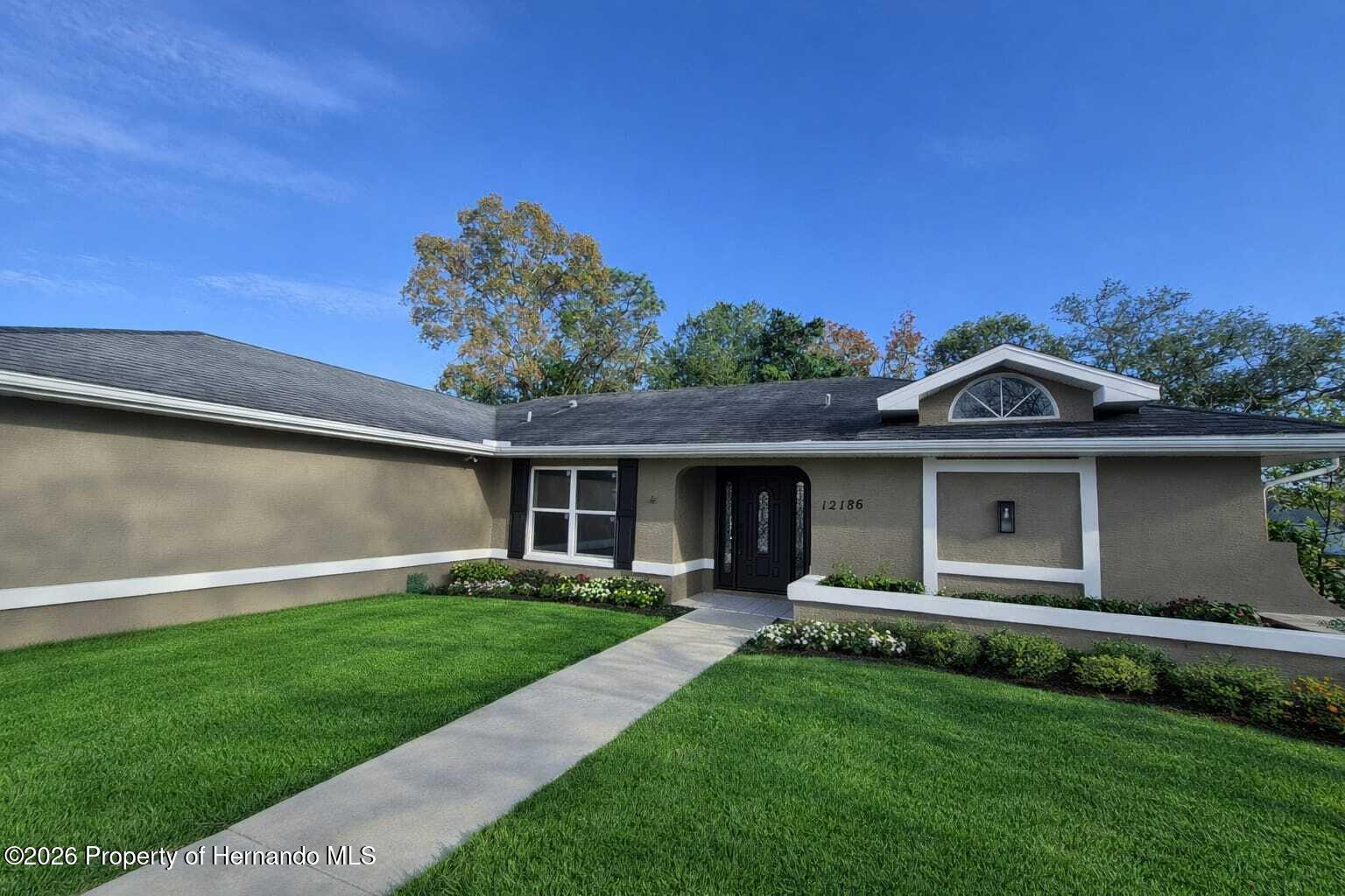 12186 Lamont Drive — photo