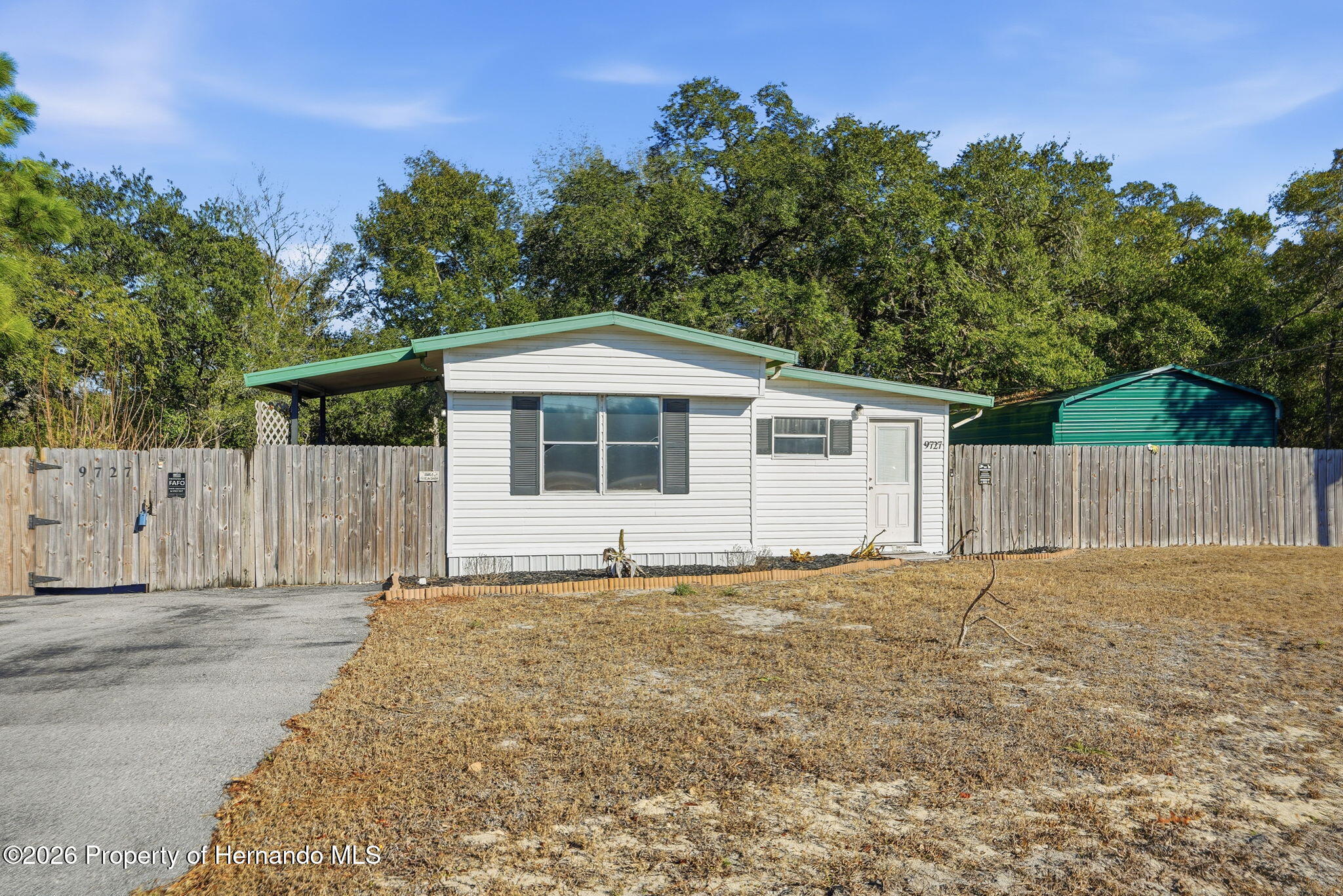 9727 Lake Drive — photo