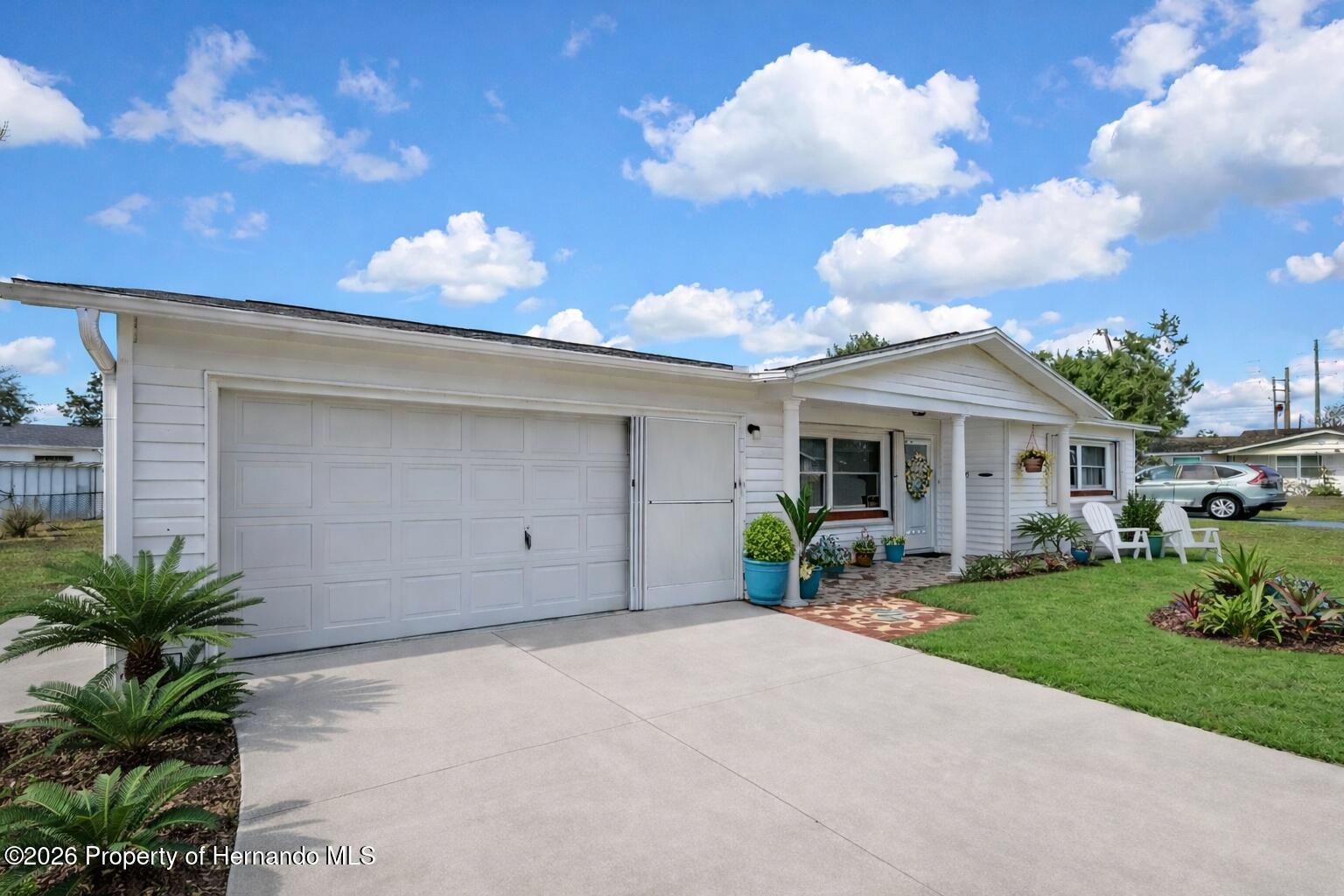 6 James Court — photo