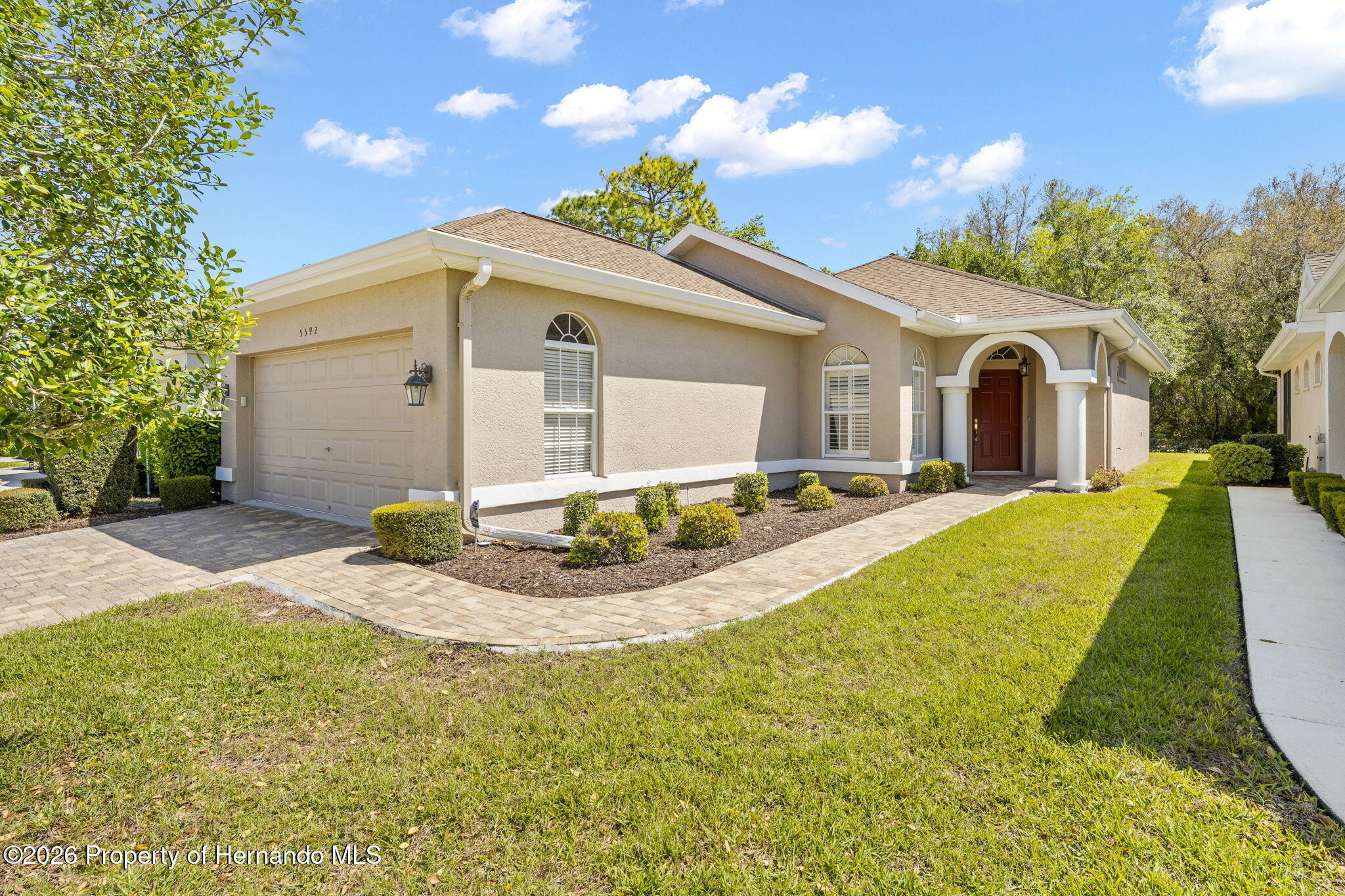 5592 Legend Hills Lane — photo