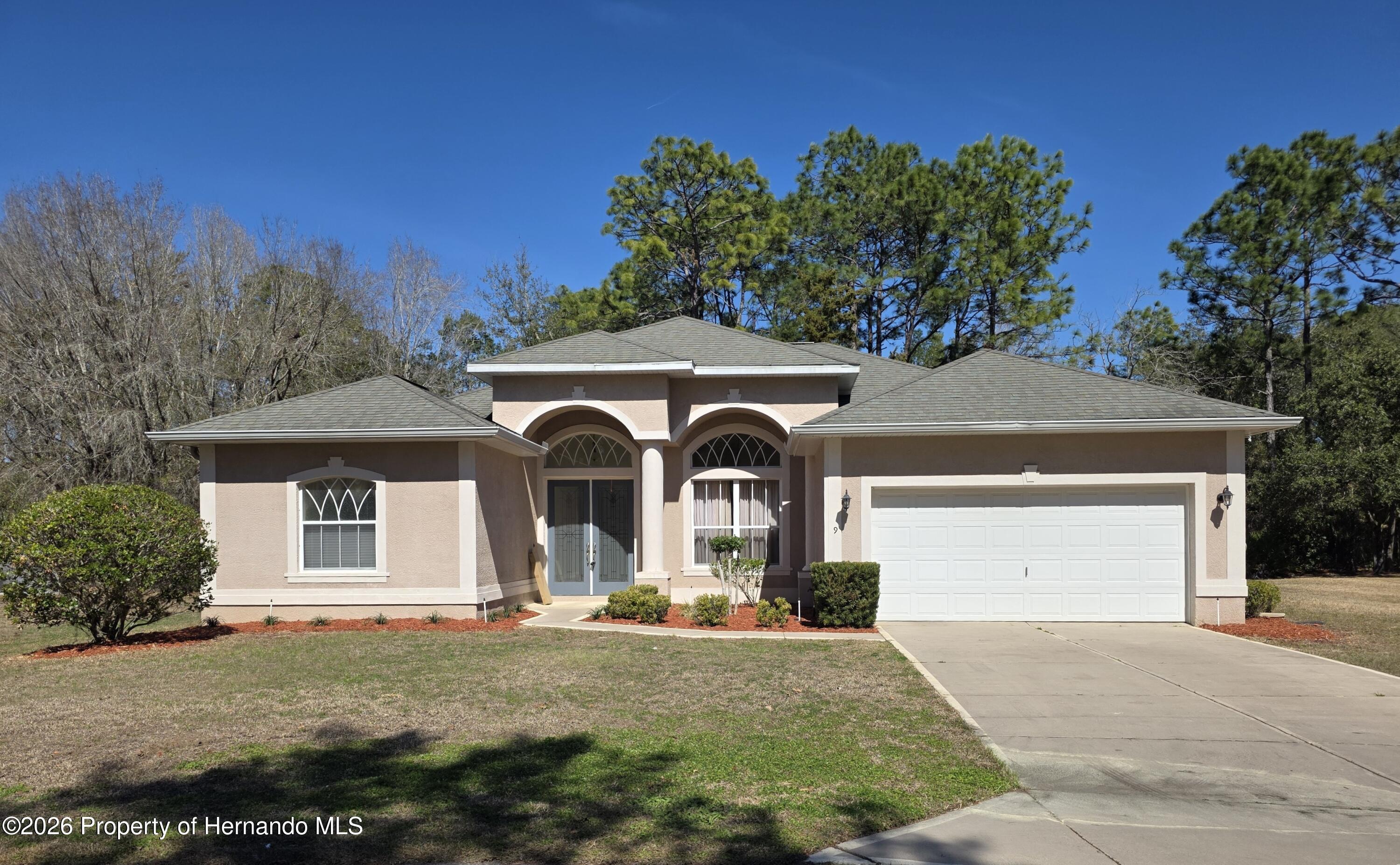 9 Sycamore Court N — photo