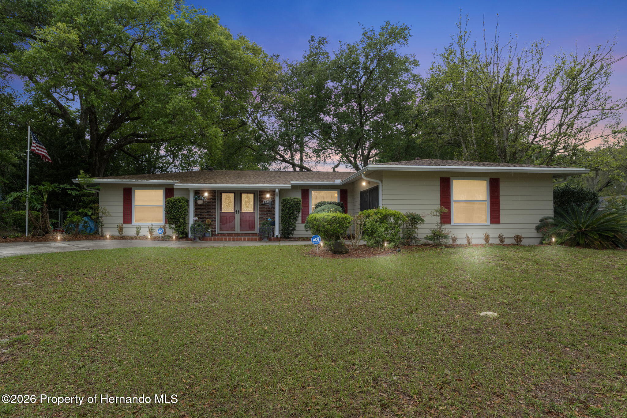 9066 N Golfview Drive — photo