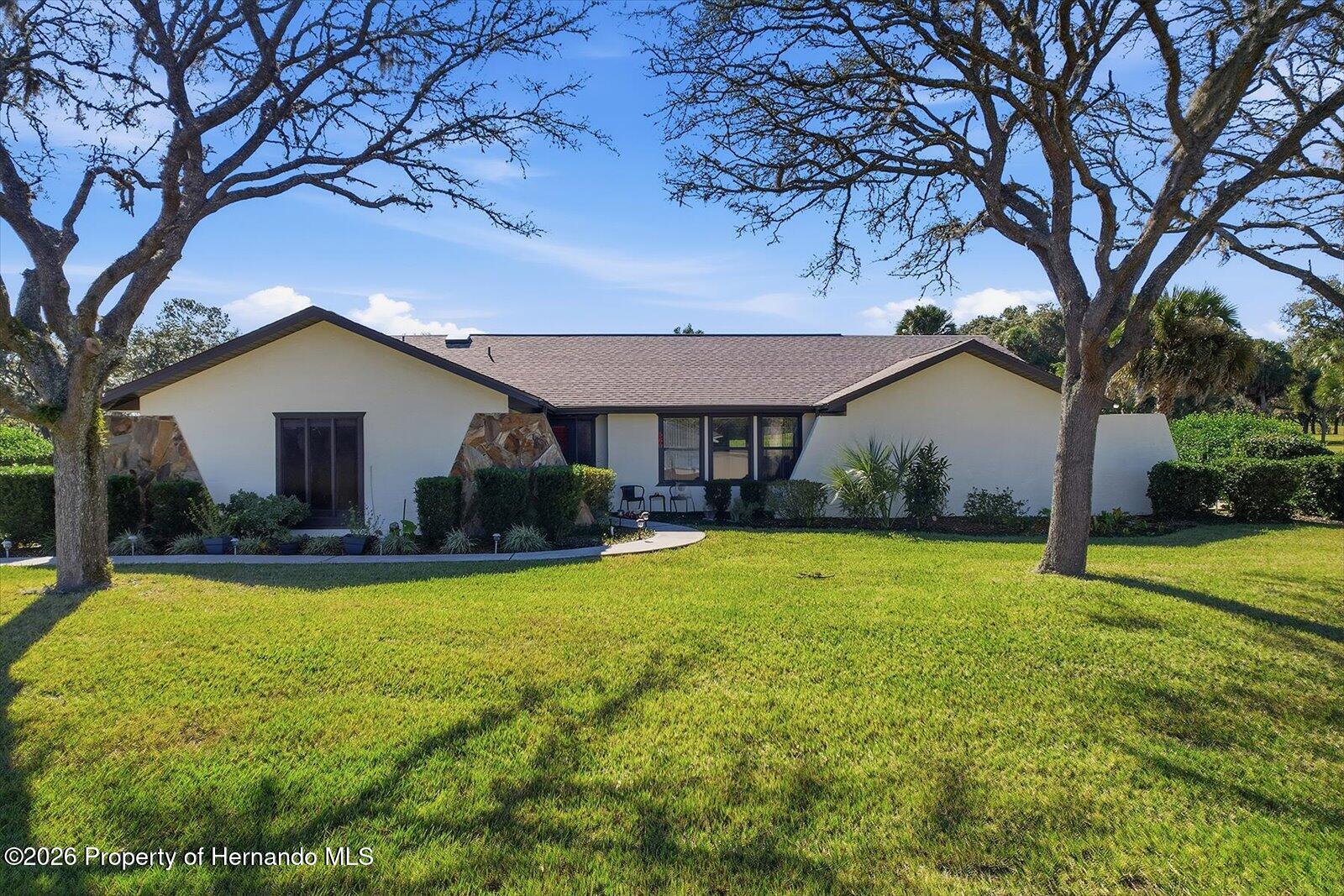 560 E Falconry Court — photo