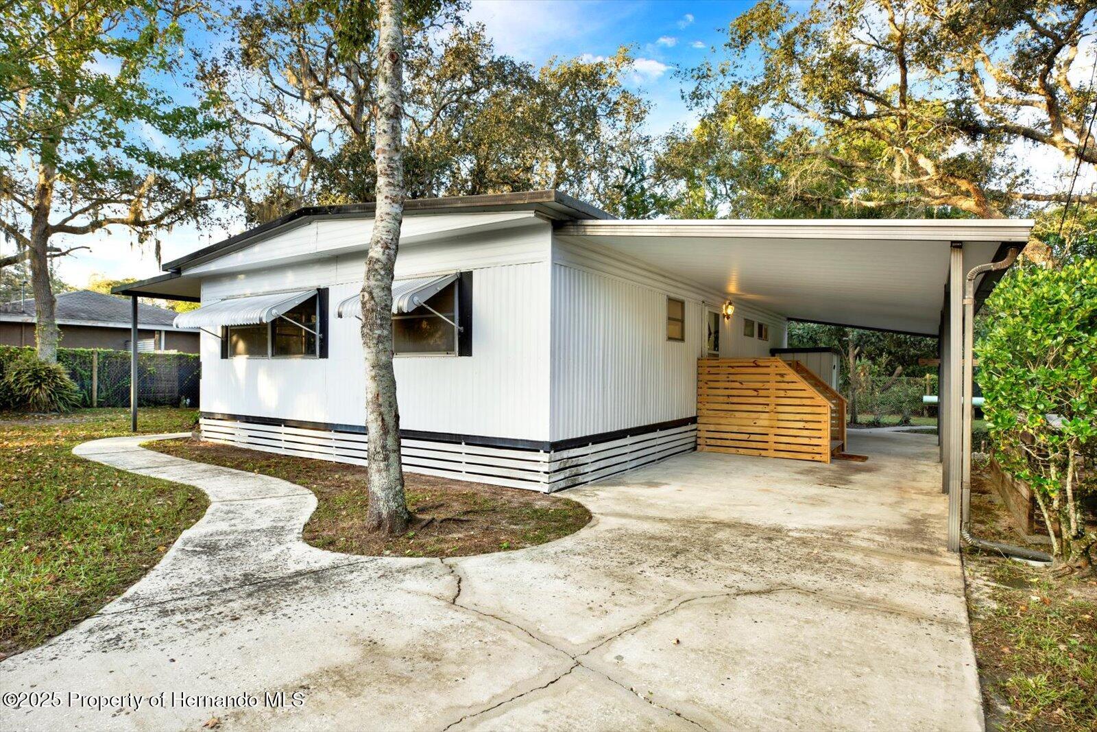 10051 Huntley Street — photo