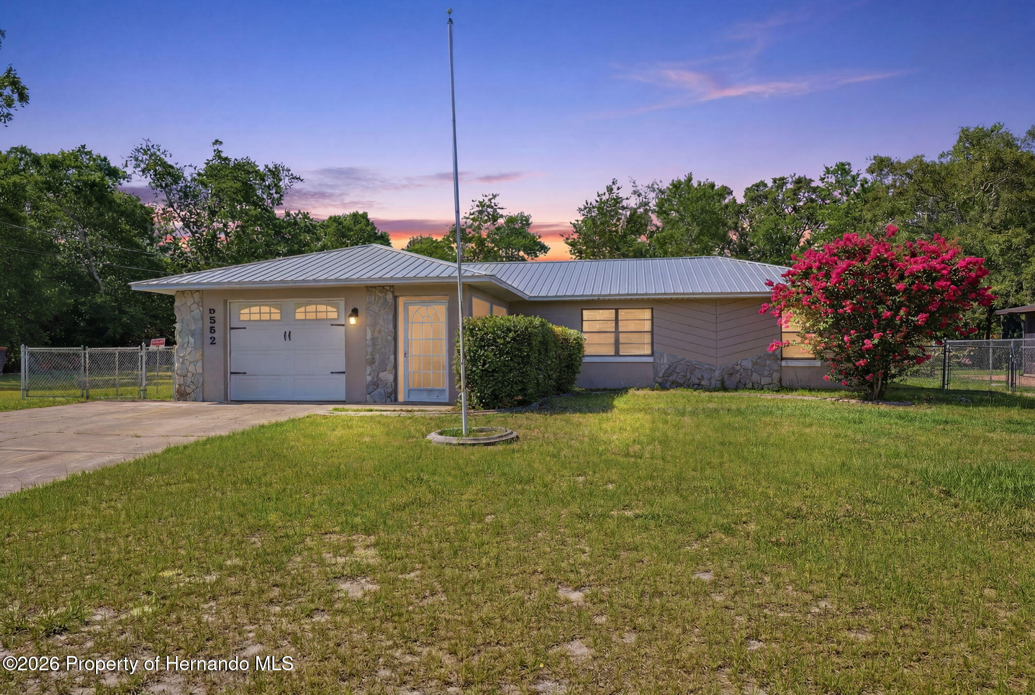 5552 W Irving Court — photo
