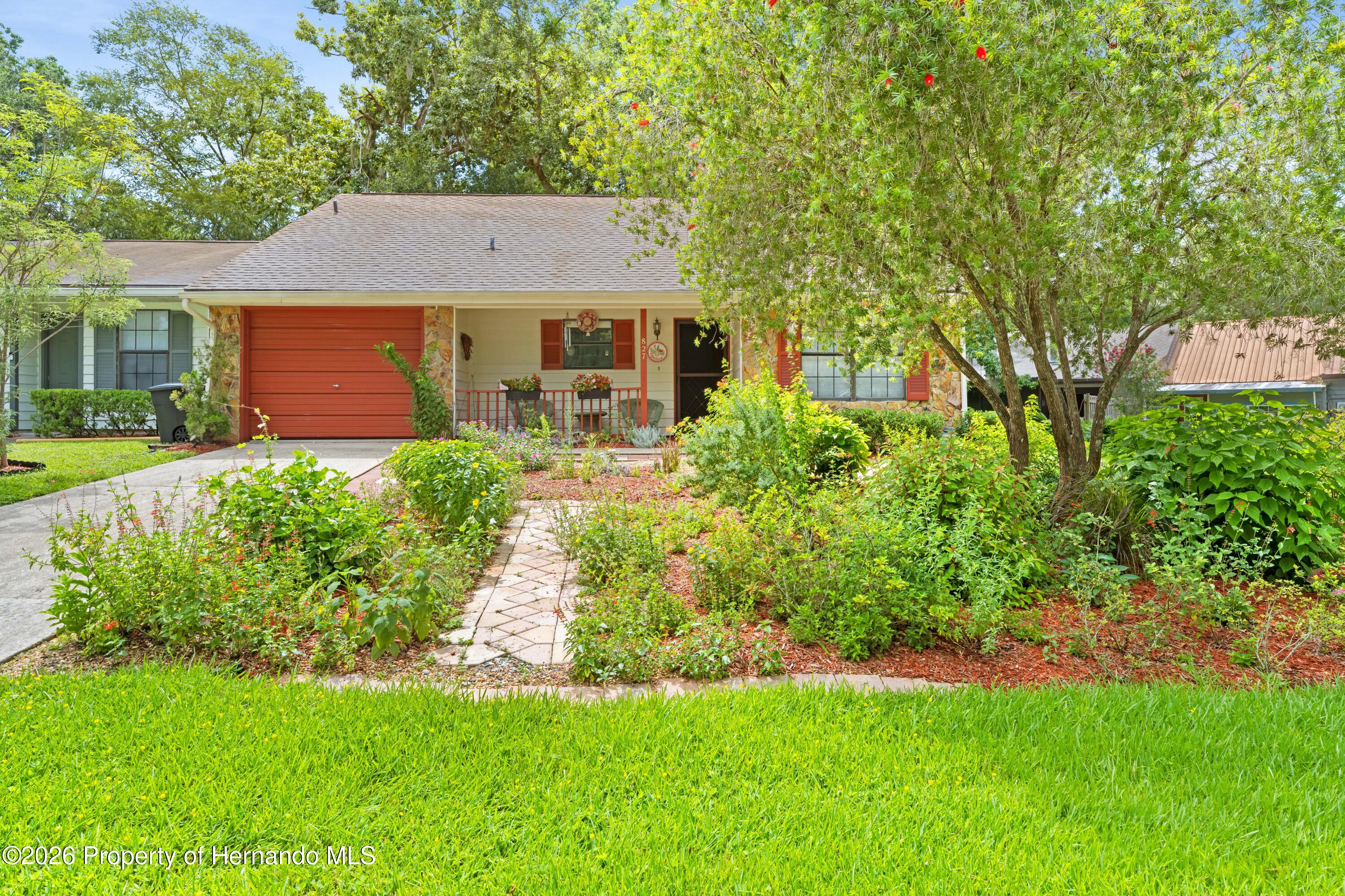 827 Darby Lane — photo