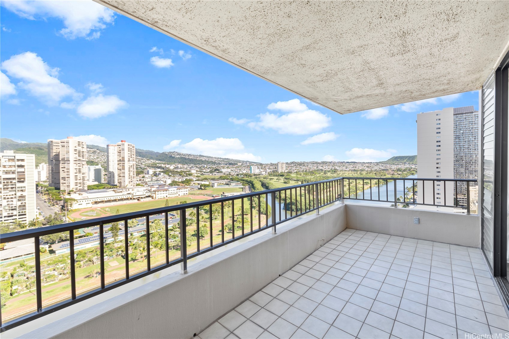 2121 Ala Wai Boulevard 2206 — photo