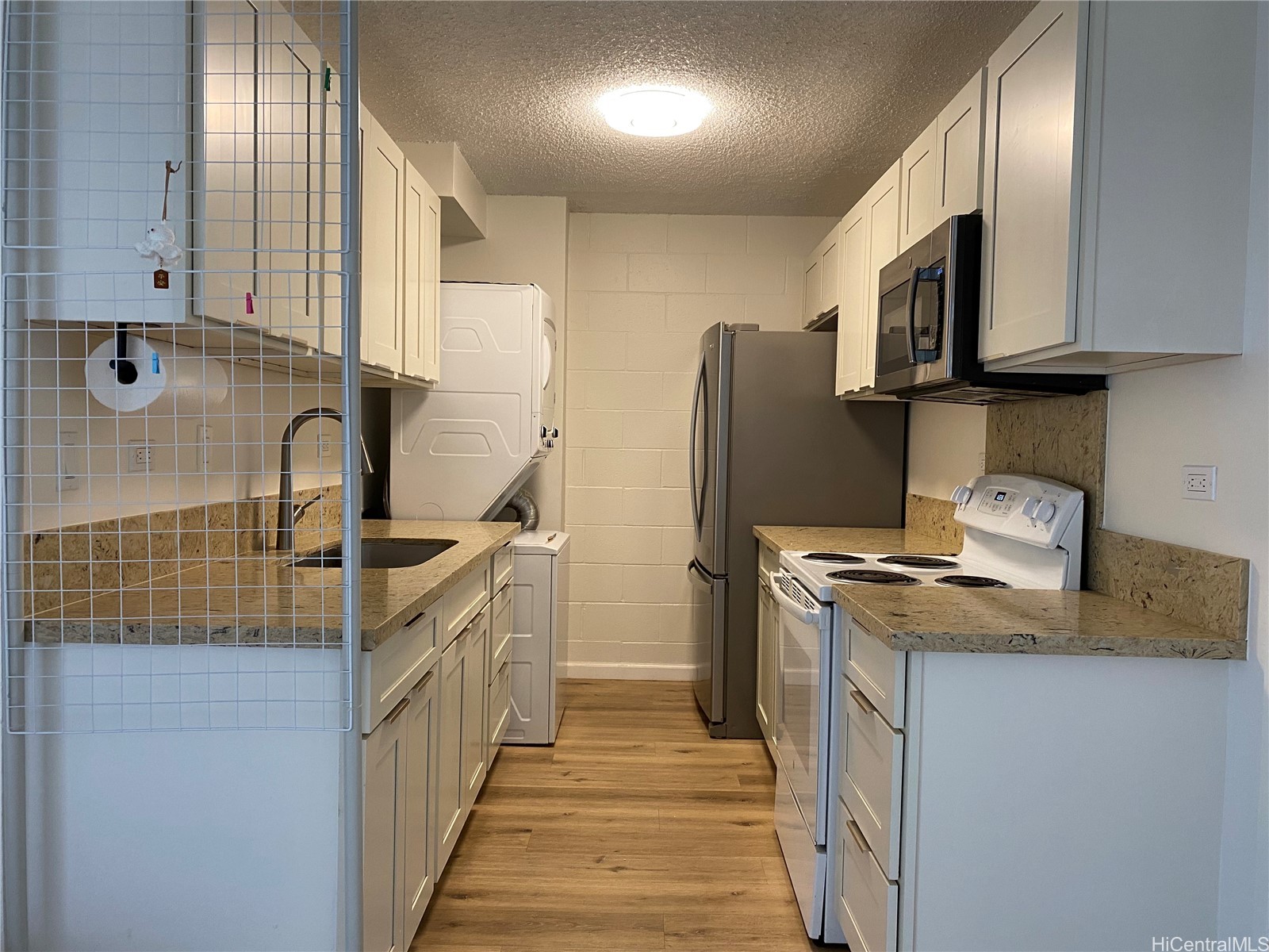 1260 Richard Lane 406 — photo