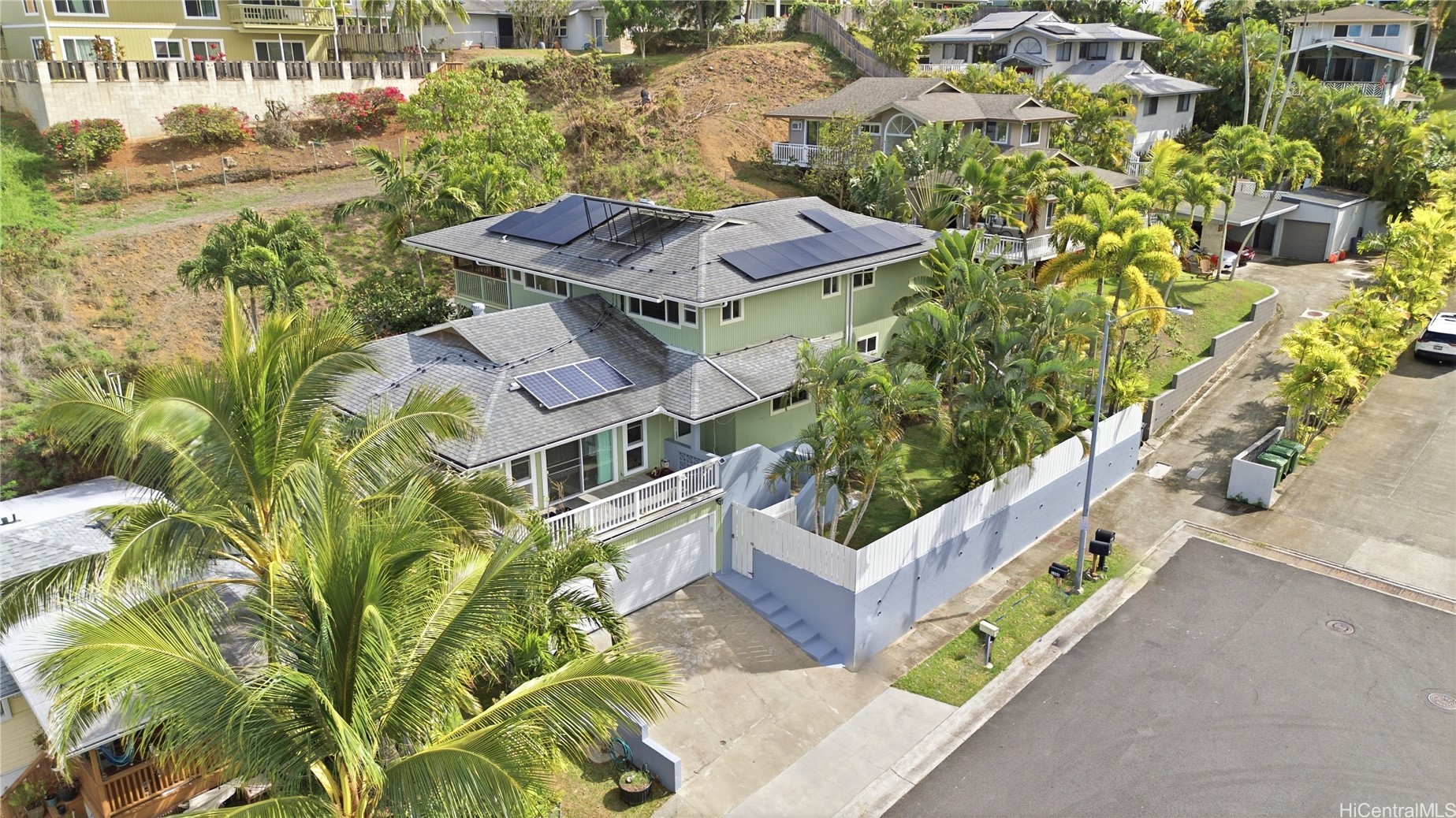 1386 Nanialii Street — photo