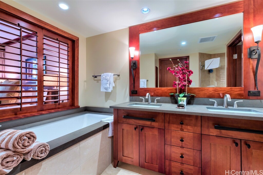 92-104 Waialii Place O511 — photo