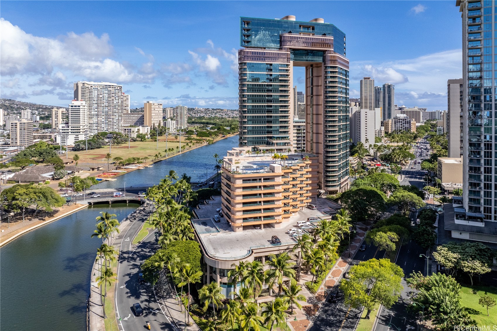 1888 Kalakaua Avenue Ph 3503 — photo
